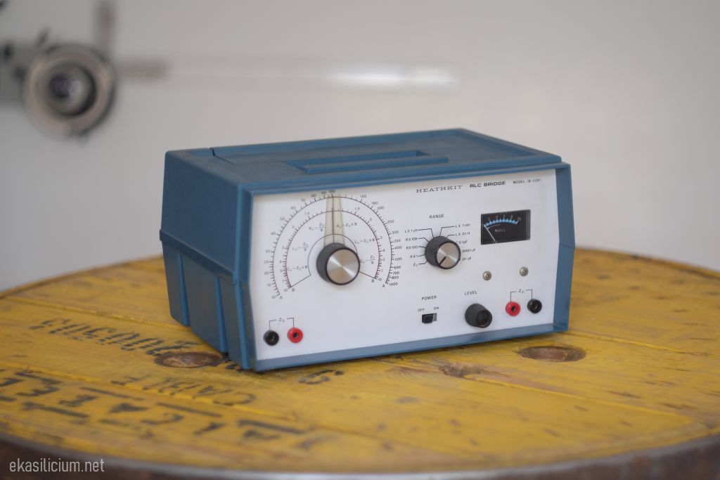Photo d'un Pont R.L.C. Heathkit